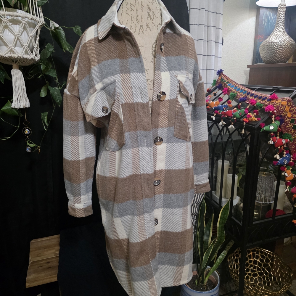 Evereve Long Flannel Button Up Mid Weight Ciat Jacket